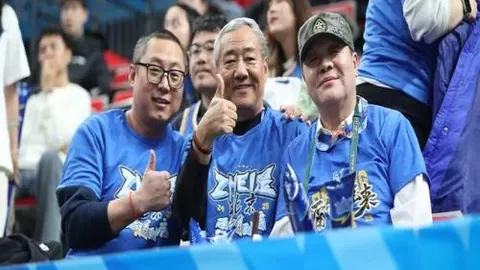 “昨夜竞技场6胜4负波澜再起，黑马逆袭抑或豪门较量？”